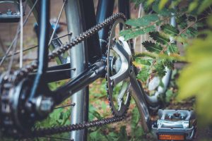 Advantages of Clipless Pedals Over Flat Pedals